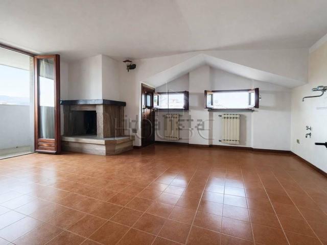 Appartamento in vendita di 120 m² in Via Dante Alighieri