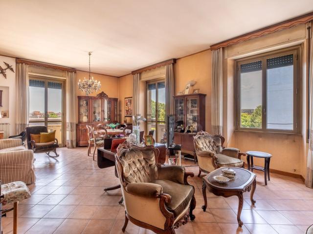 Appartamento in vendita di 120 m² in Via degli Orti Variani