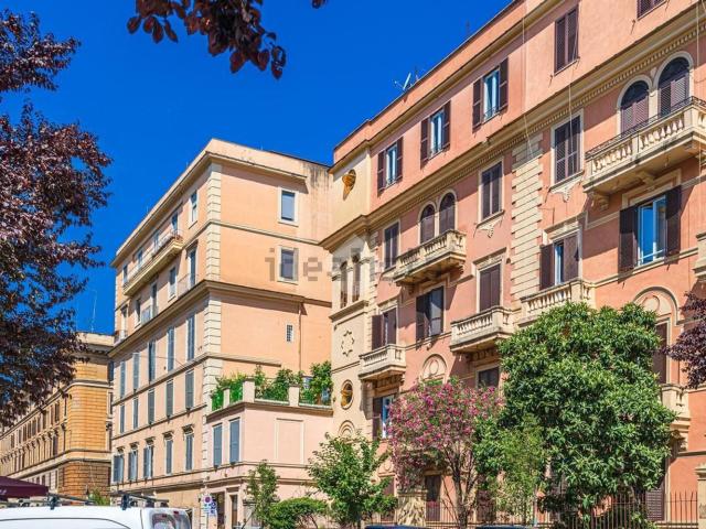 Appartamento in vendita di 120 m² in Via degli Scipioni, 135