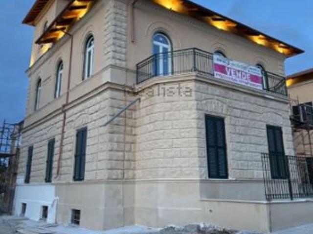 Appartamento in vendita di 120 m² in Via dei Colli, 13