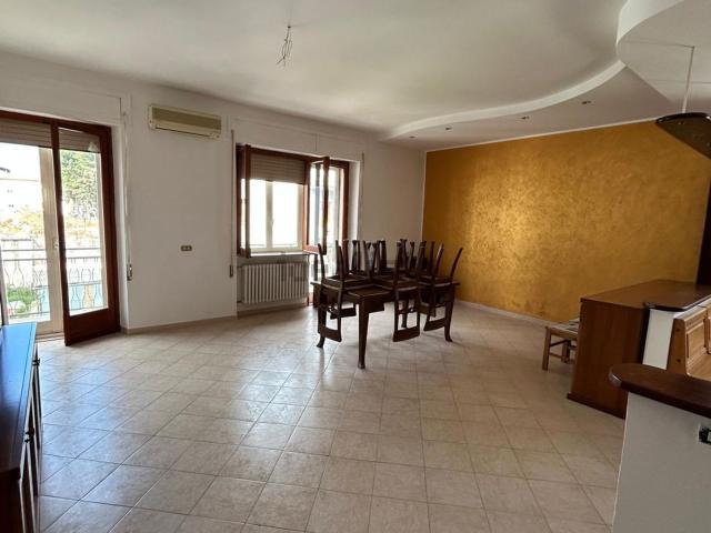 Appartamento in vendita di 120 m² in Via dei Conti Montecchi
