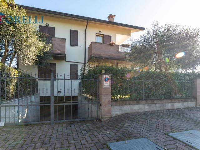 Appartamento in vendita di 120 m² in Via dei Cosmonauti, 55
