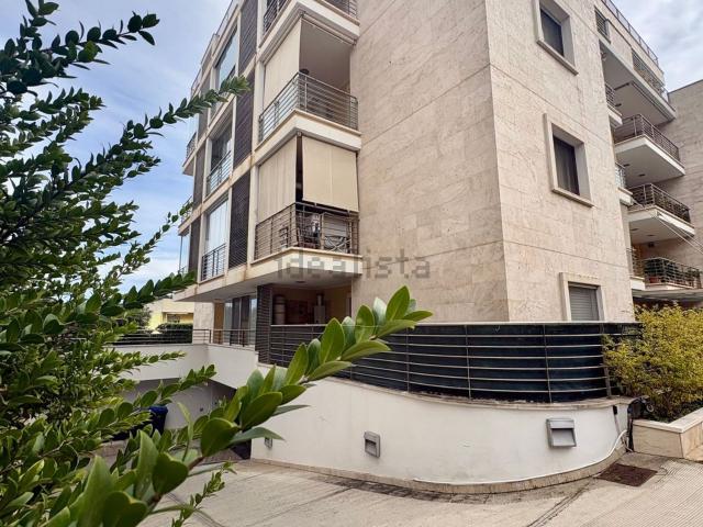 Appartamento in vendita di 120 m² in Via dei Falconi, 59