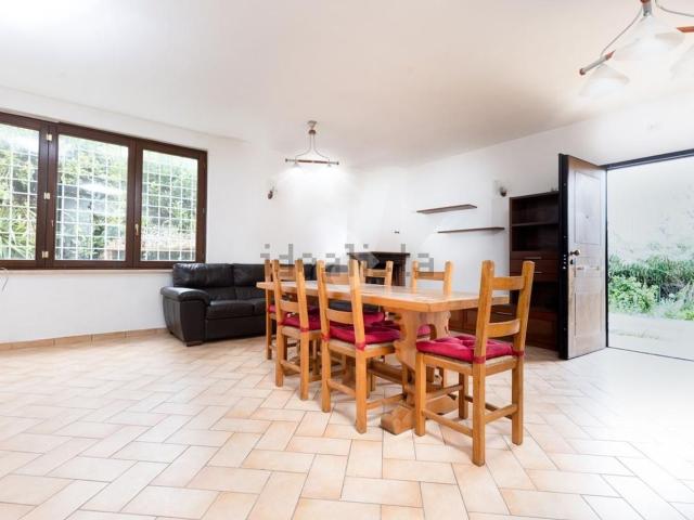 Appartamento in vendita di 120 m² in Via dei Sambuchi