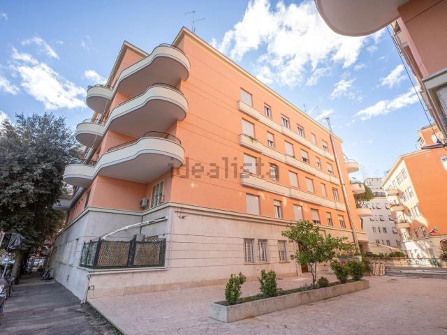 Appartamento in vendita di 120 m² in Via del Casale Strozzi, 31