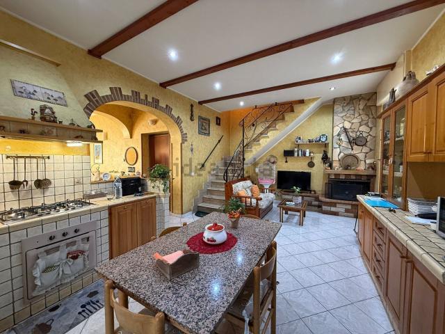 Appartamento in vendita di 120 m² in Via del Colle, 3