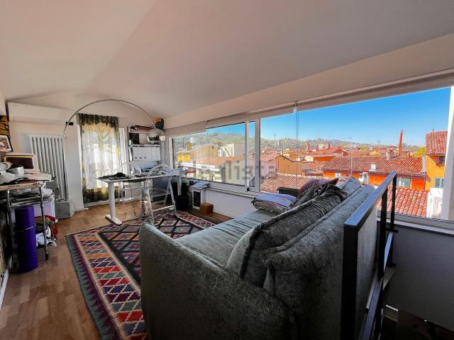 Appartamento in vendita di 120 m² in Via del Fossato