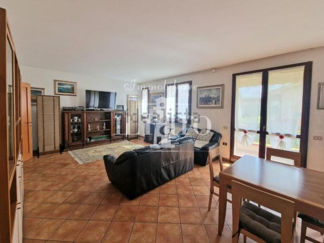 Appartamento in vendita di 120 m² in Via del Gelsomino, 50013