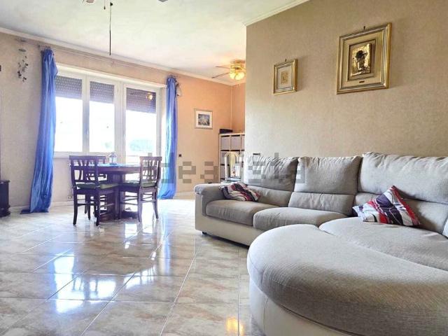 Appartamento in vendita di 120 m² in Via del Lago Regillo