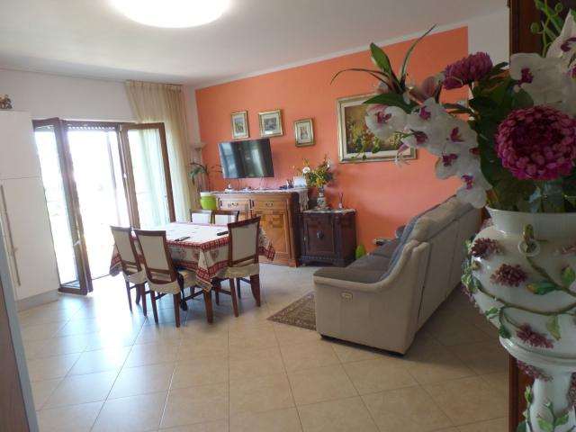 Appartamento in vendita di 120 m² in Via del Porto, 60
