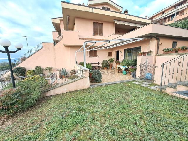 Appartamento in vendita di 120 m² in Via del Pratolino