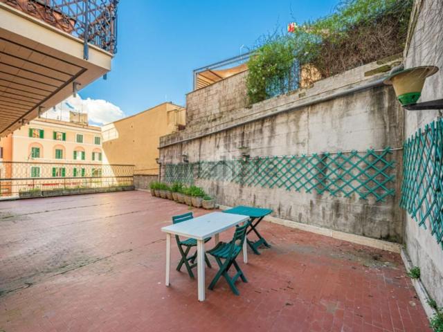 Appartamento in vendita di 120 m² in Via della Cava Aurelia, 140