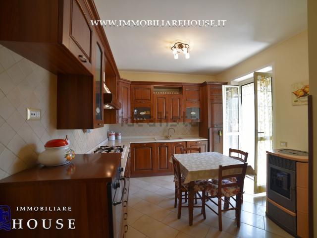 Appartamento in vendita di 120 m² in Via della Rena, 24