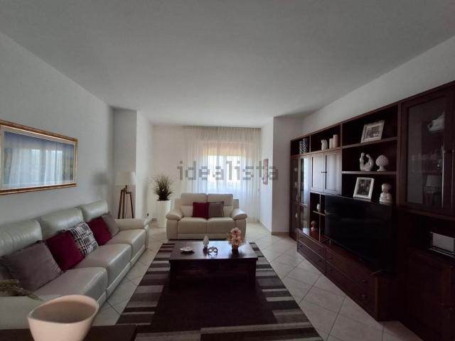 Appartamento in vendita di 120 m² in Via della Resistenza