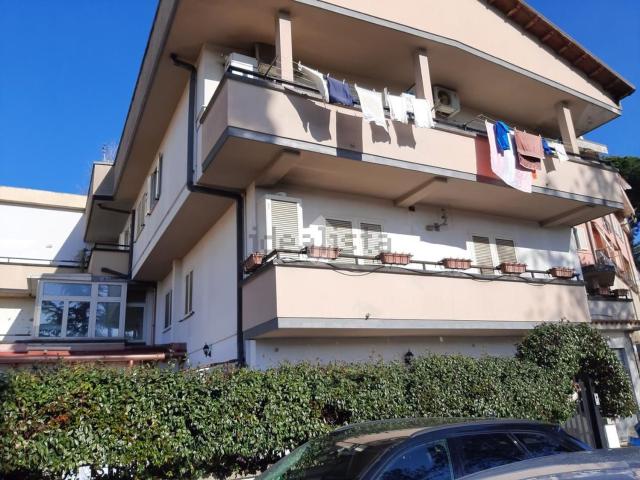 Appartamento in vendita di 120 m² in Via della Tota, 157