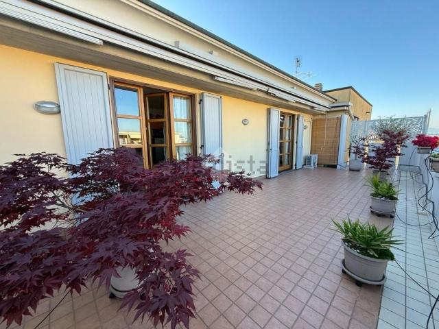 Appartamento in vendita di 120 m² in Via delle Costellazioni, 3