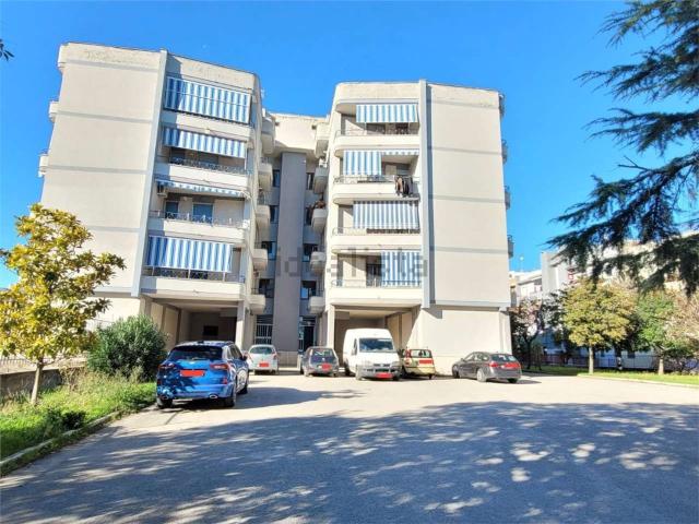 Appartamento in vendita di 120 m² in Via delle Gardenie, 5