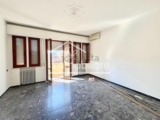 Appartamento in vendita di 120 m² in Via delle Olimpiadi, 50053