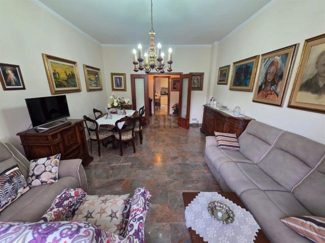 Appartamento in vendita di 120 m² in Via delle Province