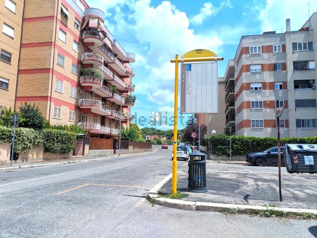 Appartamento in vendita di 120 m² in Via di Casal dei Pazzi, 137