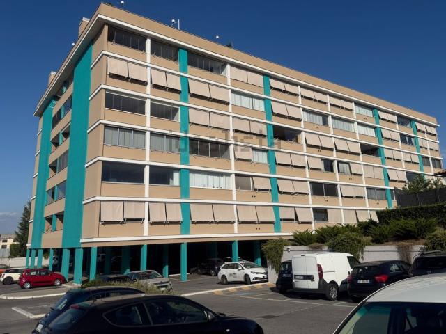Appartamento in vendita di 120 m² in Via di Grotta di Gregna, 175