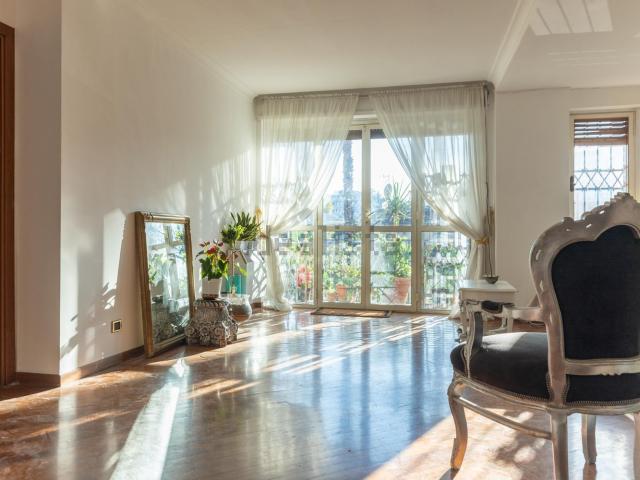 Appartamento in vendita di 120 m² in Via di Vigna Murata, 1