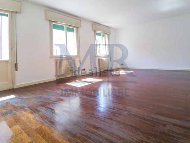 Appartamento in vendita di 120 m² in Via Duca degli Abruzzi, 20