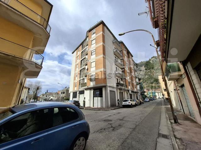 Appartamento in vendita di 120 m² in Via E. Zincone, 22