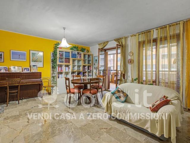 Appartamento in vendita di 120 m² in Via Emilio Lussu, 6