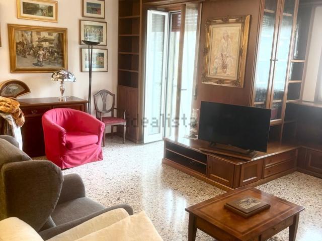 Appartamento in vendita di 120 m² in Via Enrico Mattei, 24