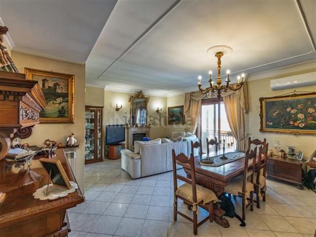 Appartamento in vendita di 120 m² in Via Enrico Cavacchioli