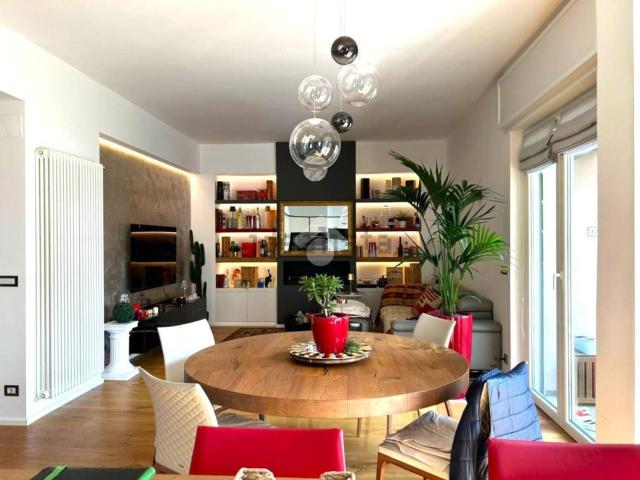 Appartamento in vendita di 120 m² in Via Eleonora Duse, 74