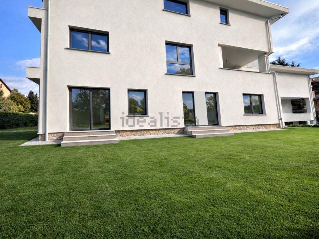 Appartamento in vendita di 120 m² in Via Erba, 20