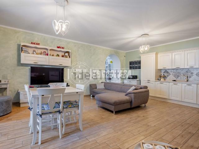 Appartamento in vendita di 120 m² in Via Ernesto Simini