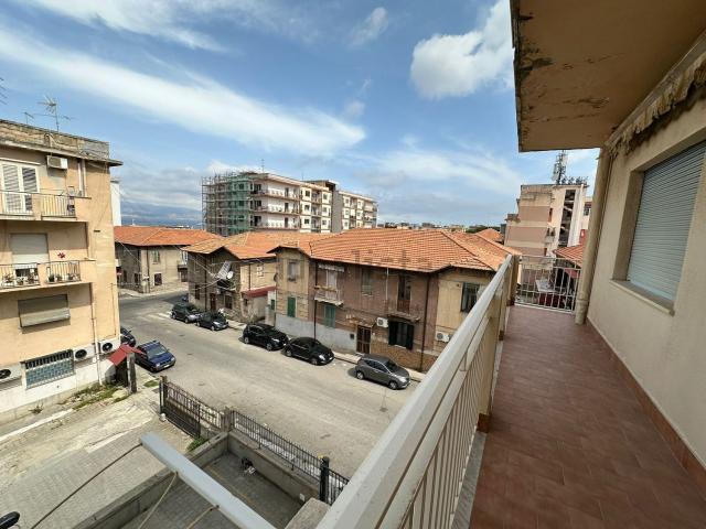 Appartamento in vendita di 120 m² in Via Esperia