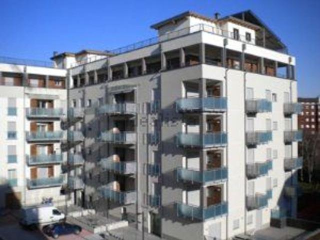 Appartamento in vendita di 120 m² in Via Eugenio Villoresi, 49