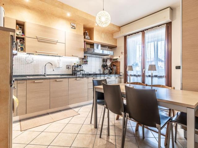 Appartamento in vendita di 120 m² in Via Europa, 4