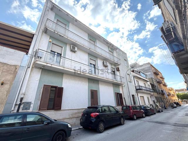 Appartamento in vendita di 120 m² in Via Evangelista di Blasi, 28