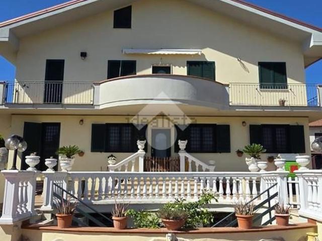 Appartamento in vendita di 120 m² in Via Ezio Bevilacqua, 9