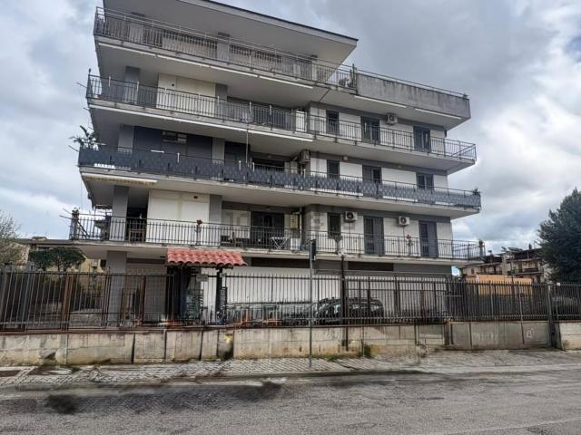 Appartamento in vendita di 120 m² in Via F. de Angelis, 40
