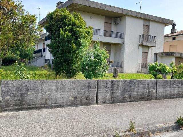 Appartamento in vendita di 120 m² in Via Fornelli di Sotto, 33