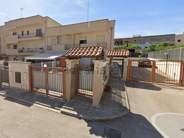 Appartamento in vendita di 120 m² in Via Fortore, 15