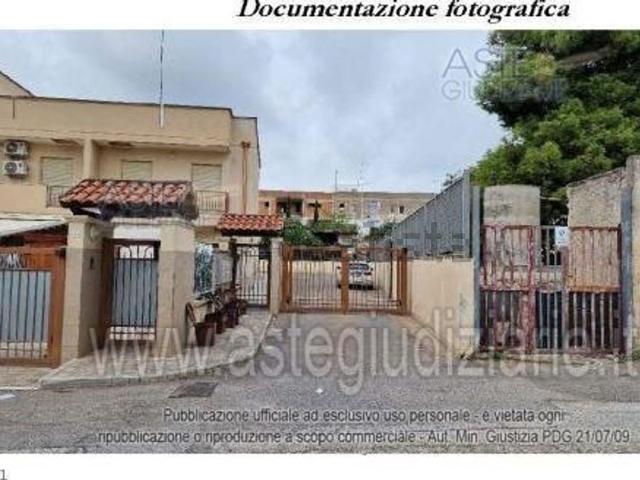 Appartamento in vendita di 120 m² in Via Fortore, 15