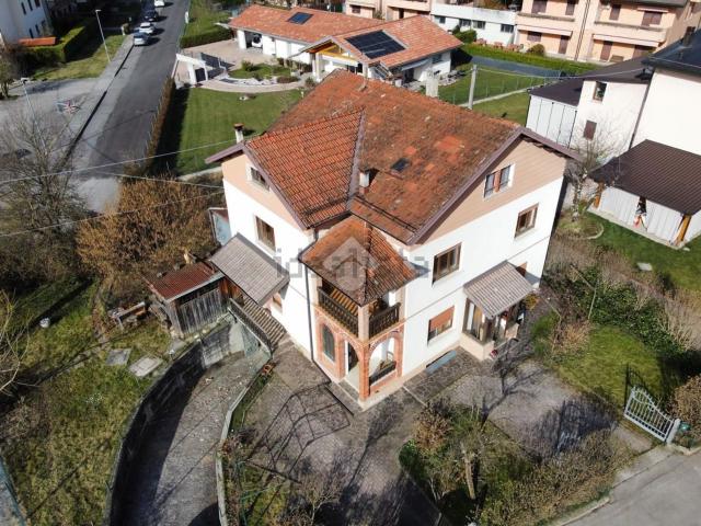 Appartamento in vendita di 120 m² in Via Fosse, 28
