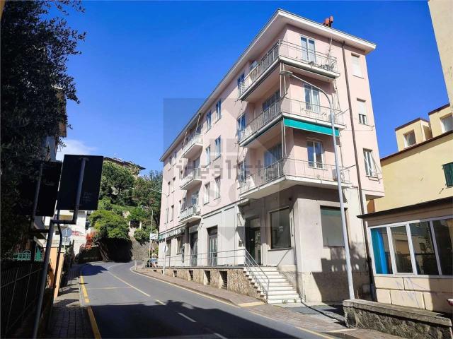 Appartamento in vendita di 120 m² in Via Federico Colla, 21