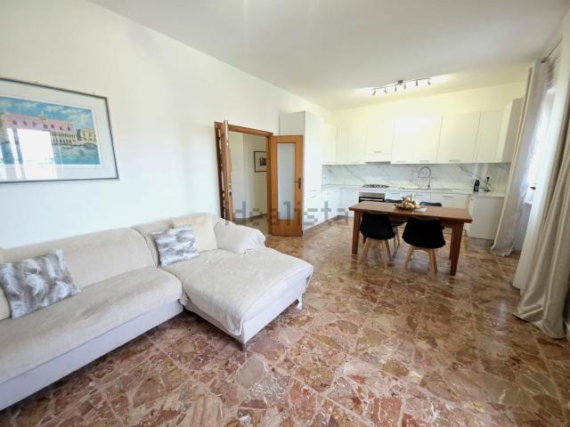 Appartamento in vendita di 120 m² in Via Ferro di Cavallo