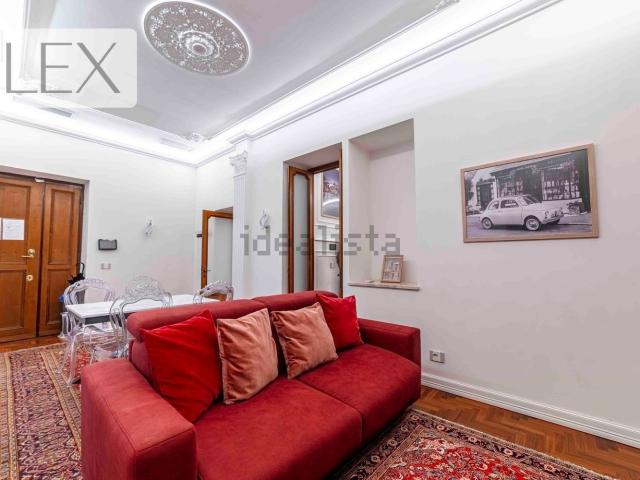 Appartamento in vendita di 120 m² in Via Flavia