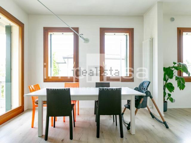 Appartamento in vendita di 120 m² in Via Francesco Manzato, 5