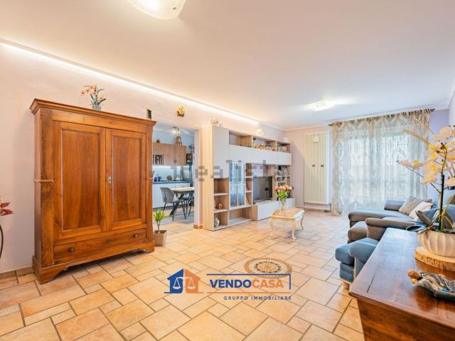 Appartamento in vendita di 120 m² in Via Francesco Costanzi Porrini, 9