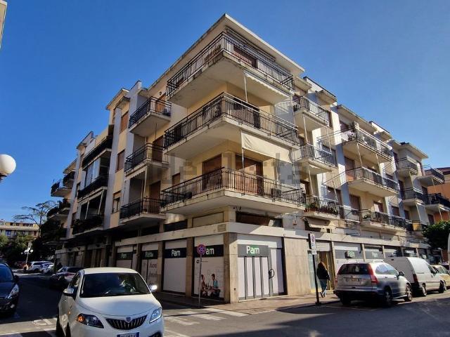 Appartamento in vendita di 120 m² in Via Francesco Petrarca